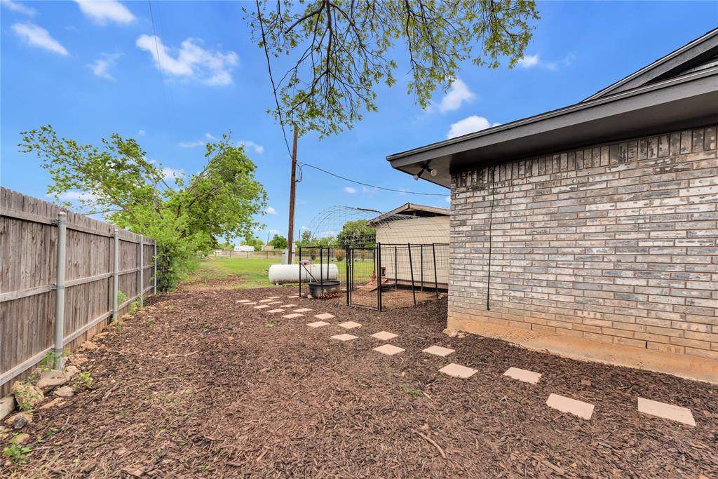 2321 County Road 2360 Decatur, TX 76234 - Photo 23 of 30