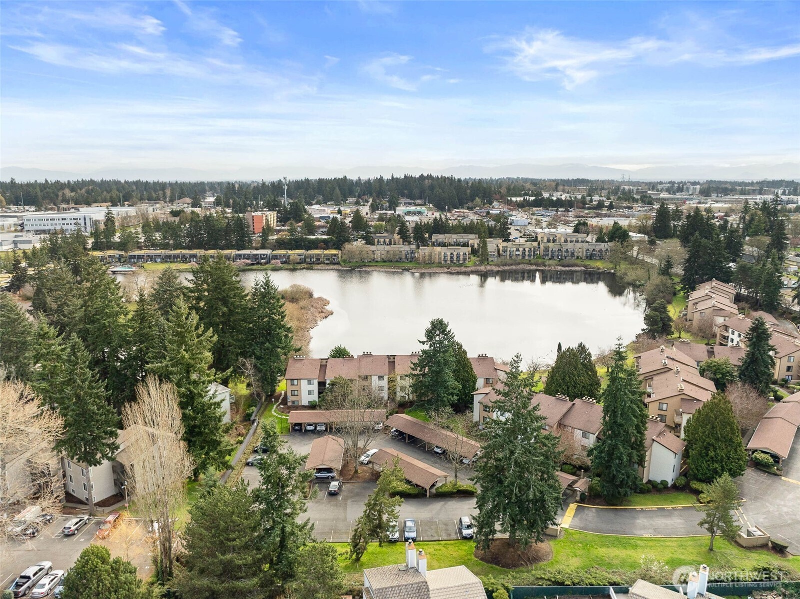 1002 South 312th Street, Unit 114 Federal Way, WA 98003 - Photo 38 of 39 a view of a lake with a city