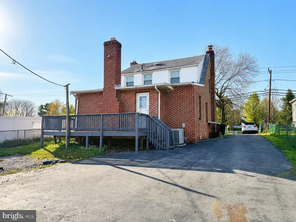 $2,700 | 13769 Travilah Road, Rockville, MD 20850