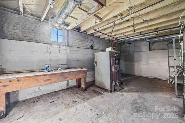 a view of a storage & utility room