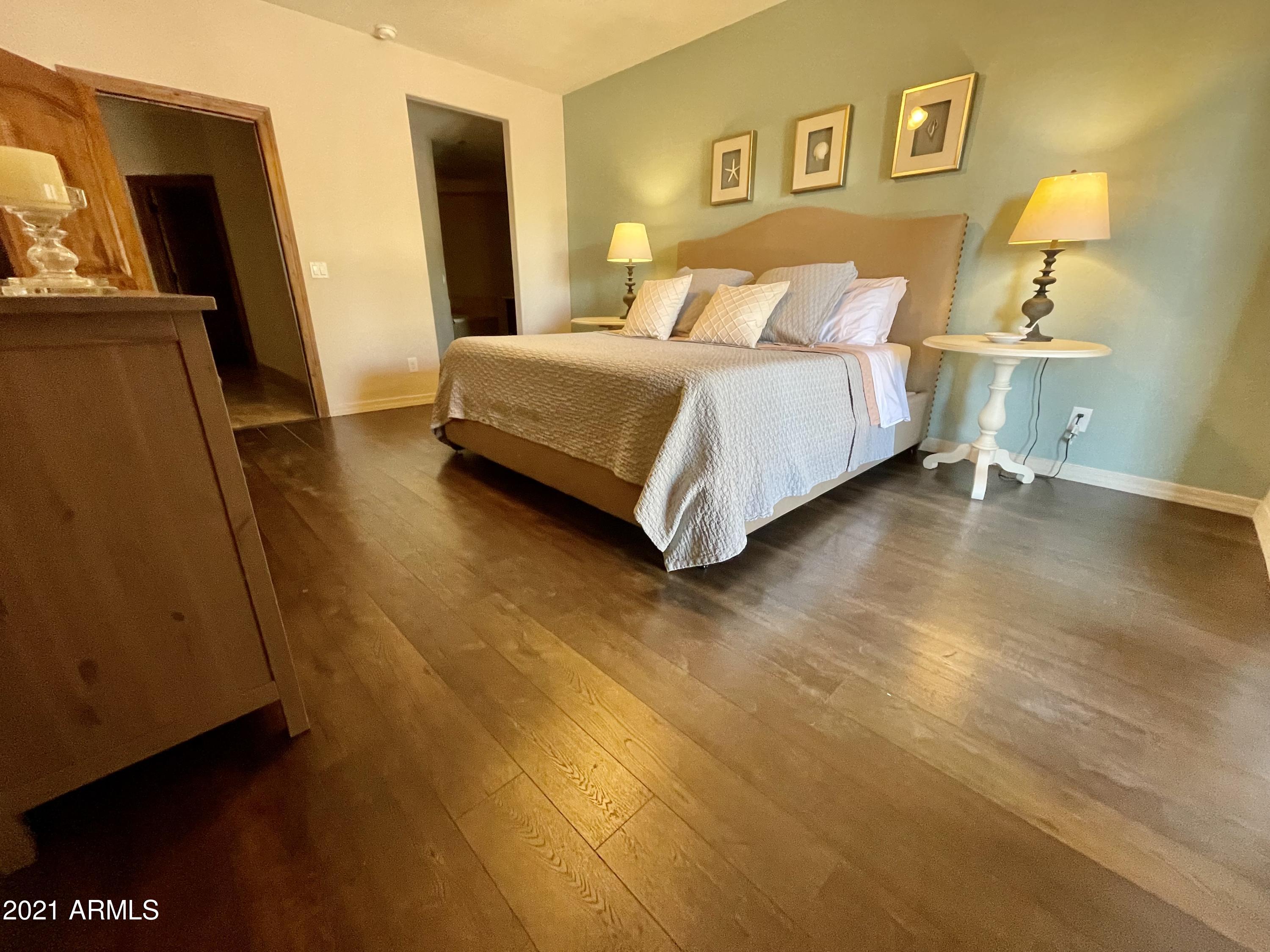 9726 North 3rd Drive Phoenix, AZ 85021 - Photo 14 of 35 Owners Suite