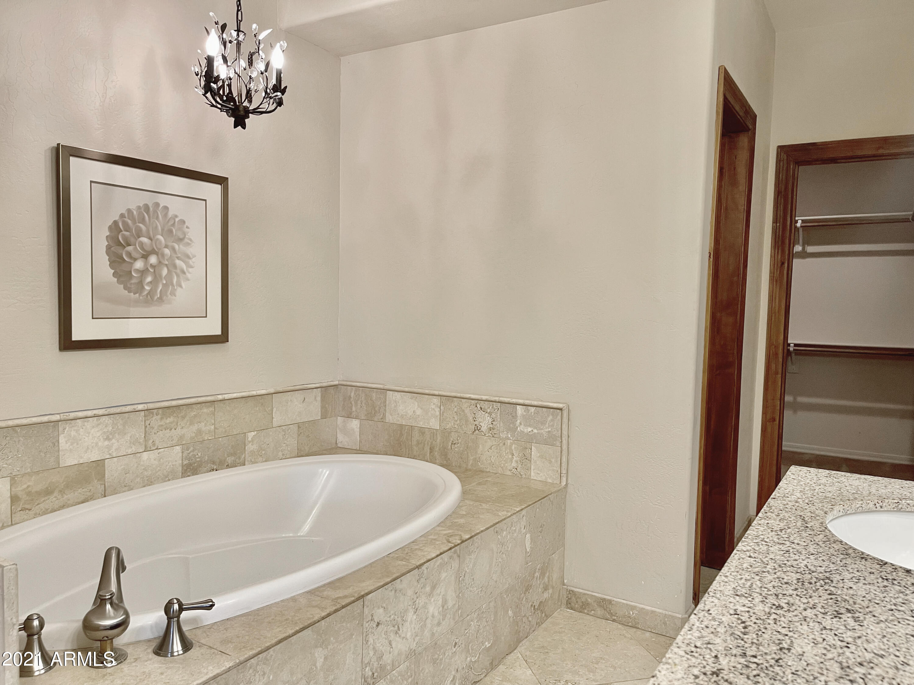 9726 North 3rd Drive Phoenix, AZ 85021 - Photo 19 of 35 Separate Tub