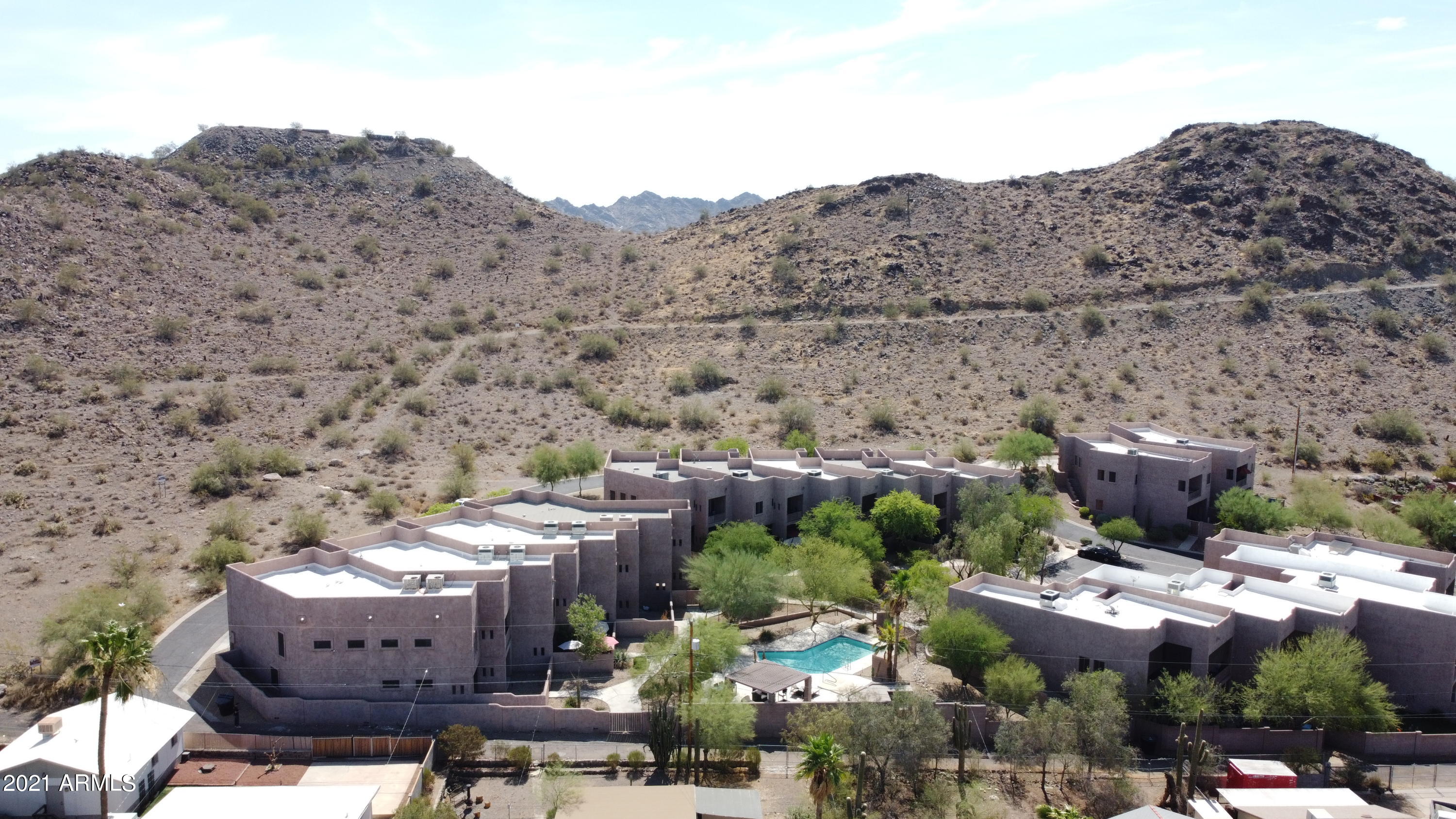 9726 North 3rd Drive Phoenix, AZ 85021 - Photo 31 of 35 Pool and community