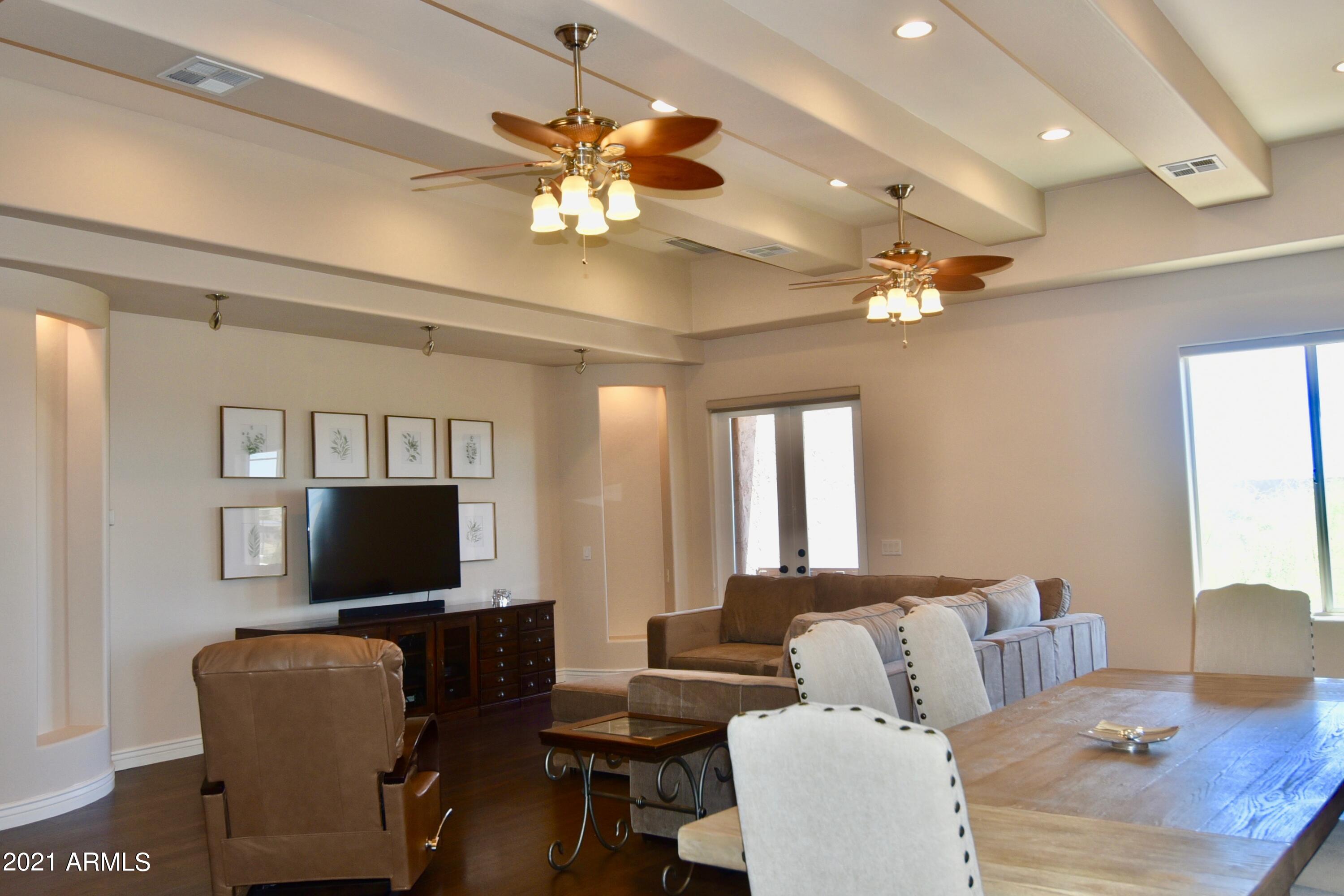 9726 North 3rd Drive Phoenix, AZ 85021 - Photo 5 of 35 Open Concept Living