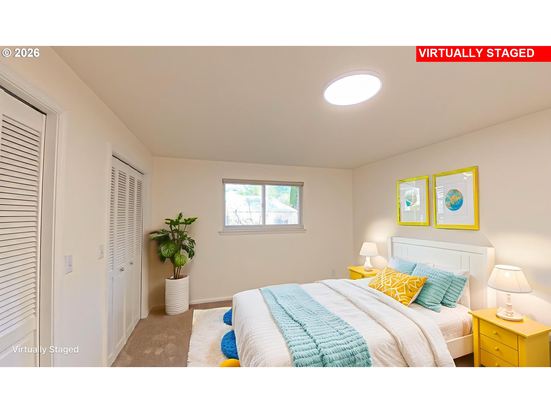 1732 Del Rio Road Roseburg, OR 97471 - Photo 20 of 39 a bedroom with a bed and a potted plant