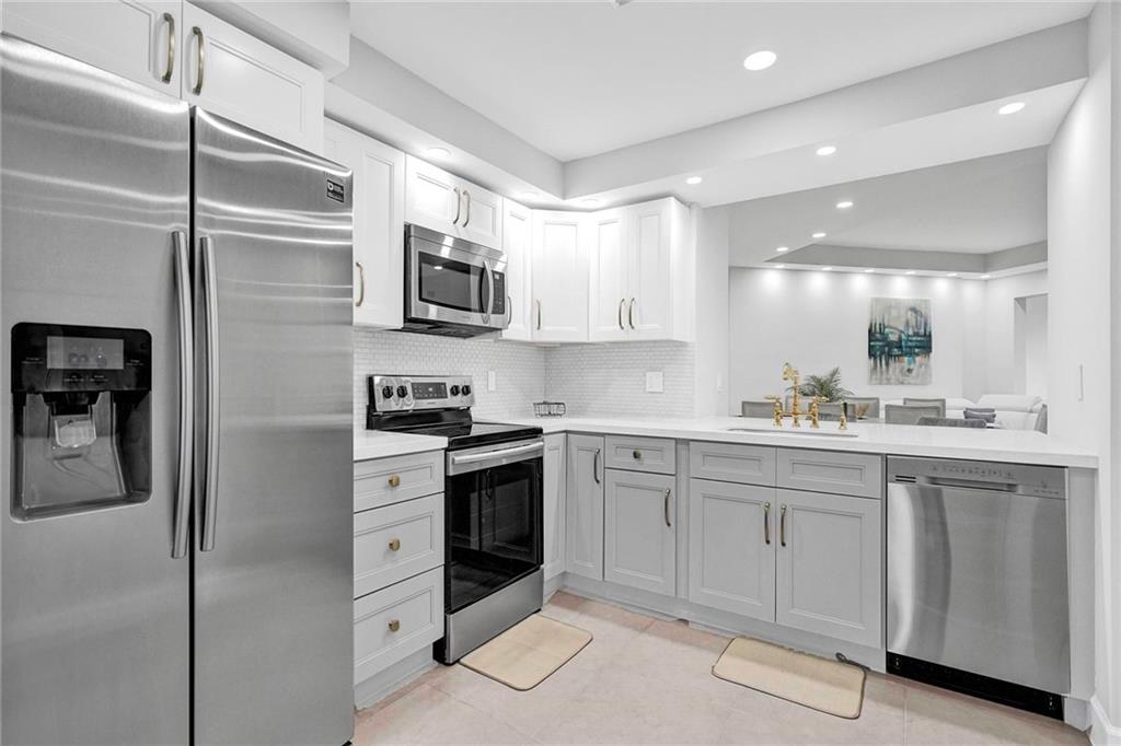 7484 La Paz Boulevard, Unit 101 Boca Raton, FL 33433 - Photo 20 of 46