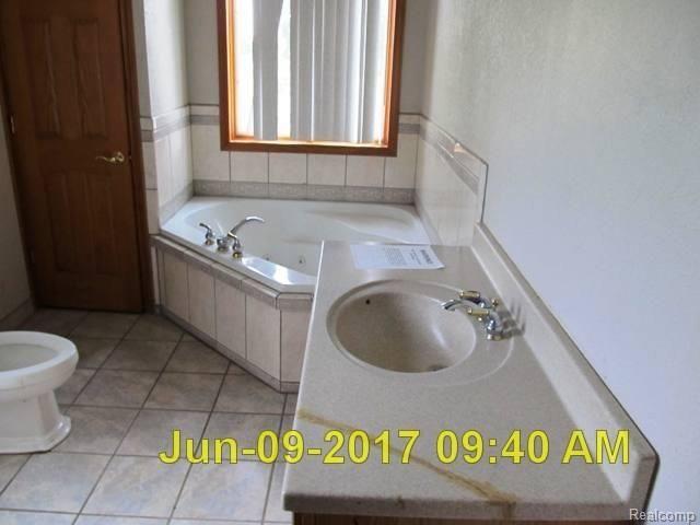 3262 East Erie Road Erie, MI 48133 - Photo 11 of 34