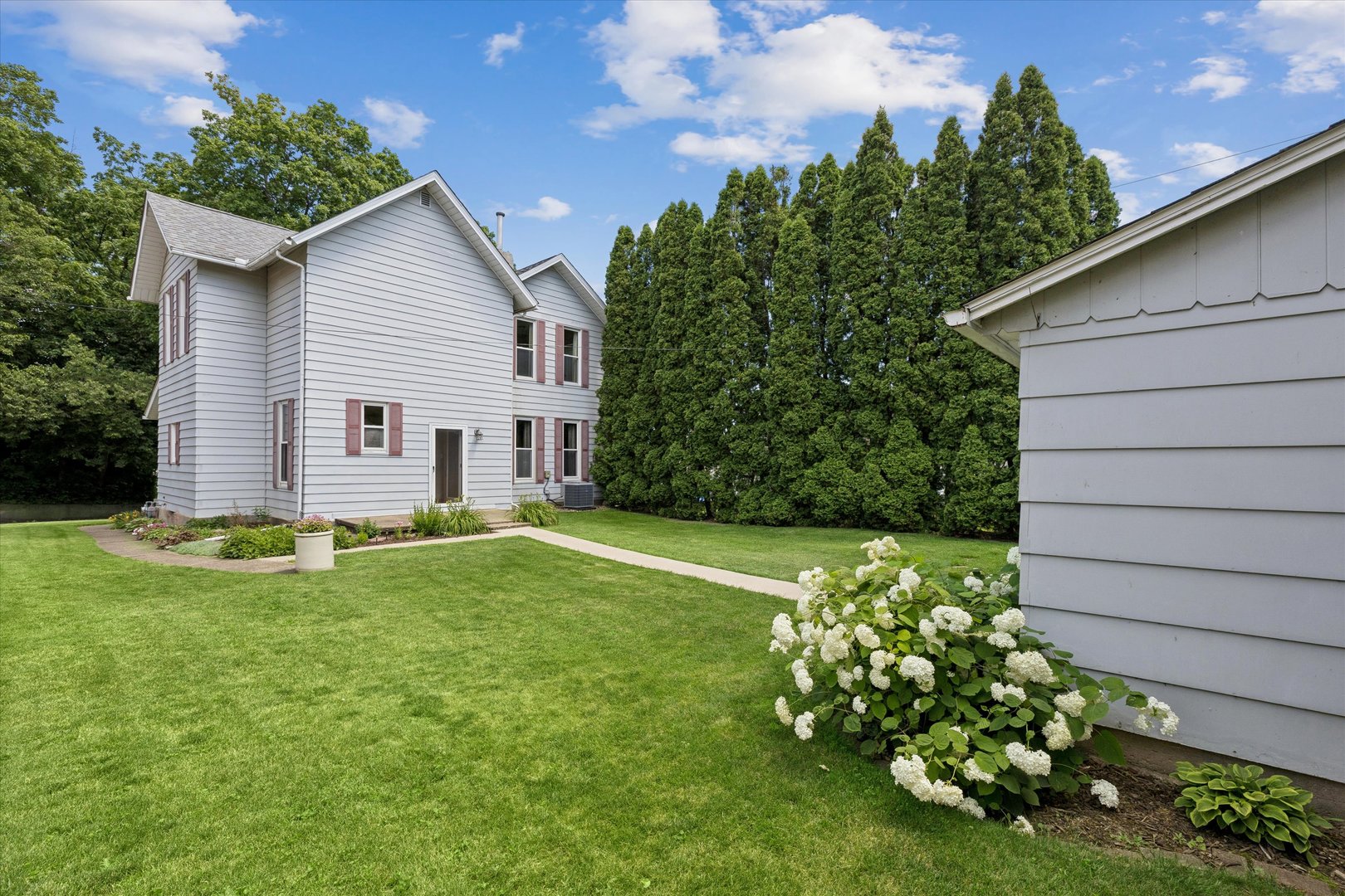 1208 South 7th Street Clinton, IA 52732 - Photo 4 of 40