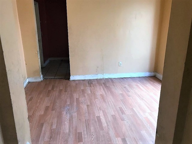 111 West 70th Street Chicago, IL 60621 - Photo 12 of 21