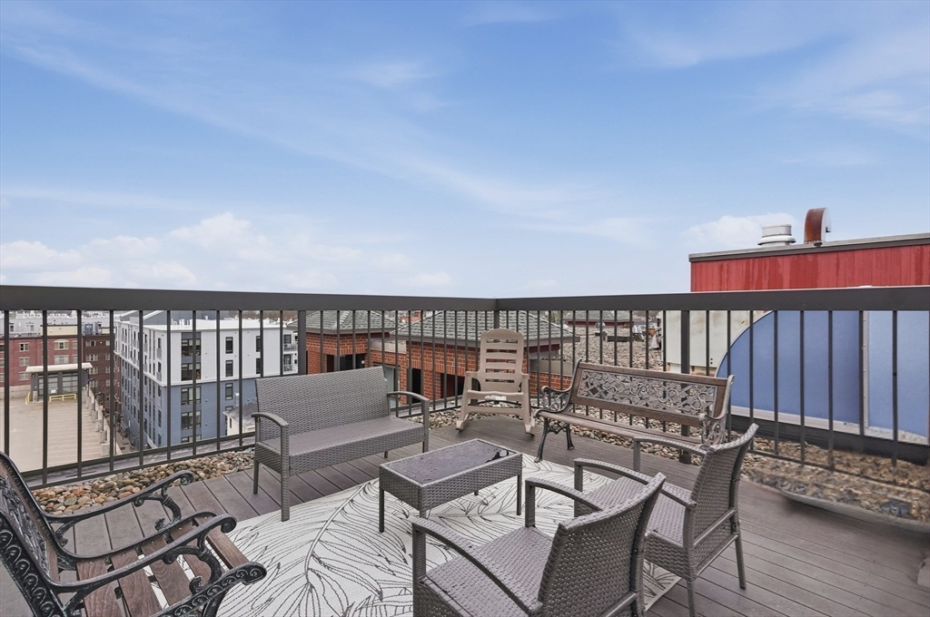 60 Rantoul Street, Unit 708N Beverly, MA 01915 - Photo 3 of 32