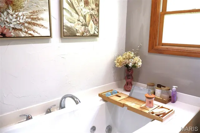 $360,000 | 1207 West Kenton Road, Dexter, MO 63841