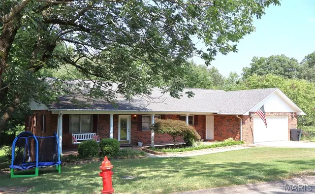 $360,000 | 1207 West Kenton Road, Dexter, MO 63841