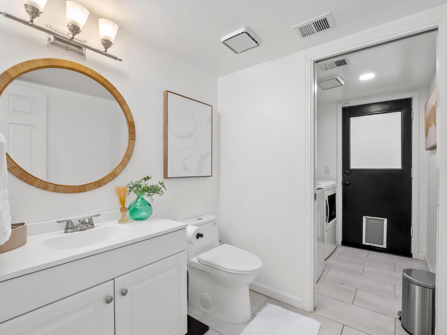 962 East Buckhill Road Fresno, CA 93720 - Photo 11 of 46