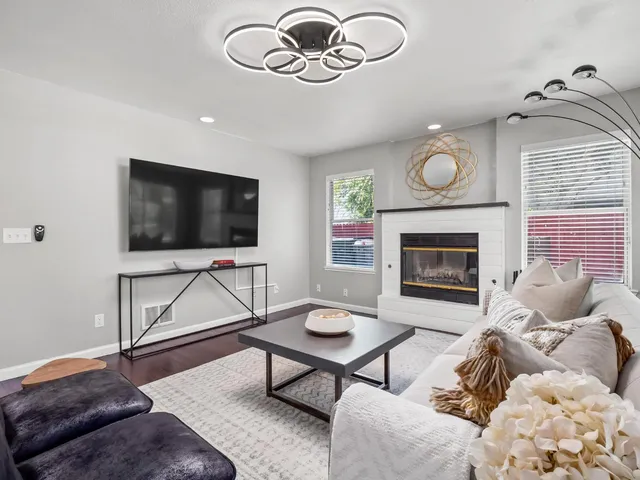 $529,000 | 962 East Buckhill Road, Fresno, CA 93720