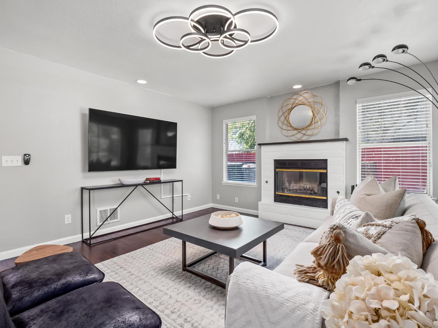 962 East Buckhill Road Fresno, CA 93720 - Photo 15 of 46