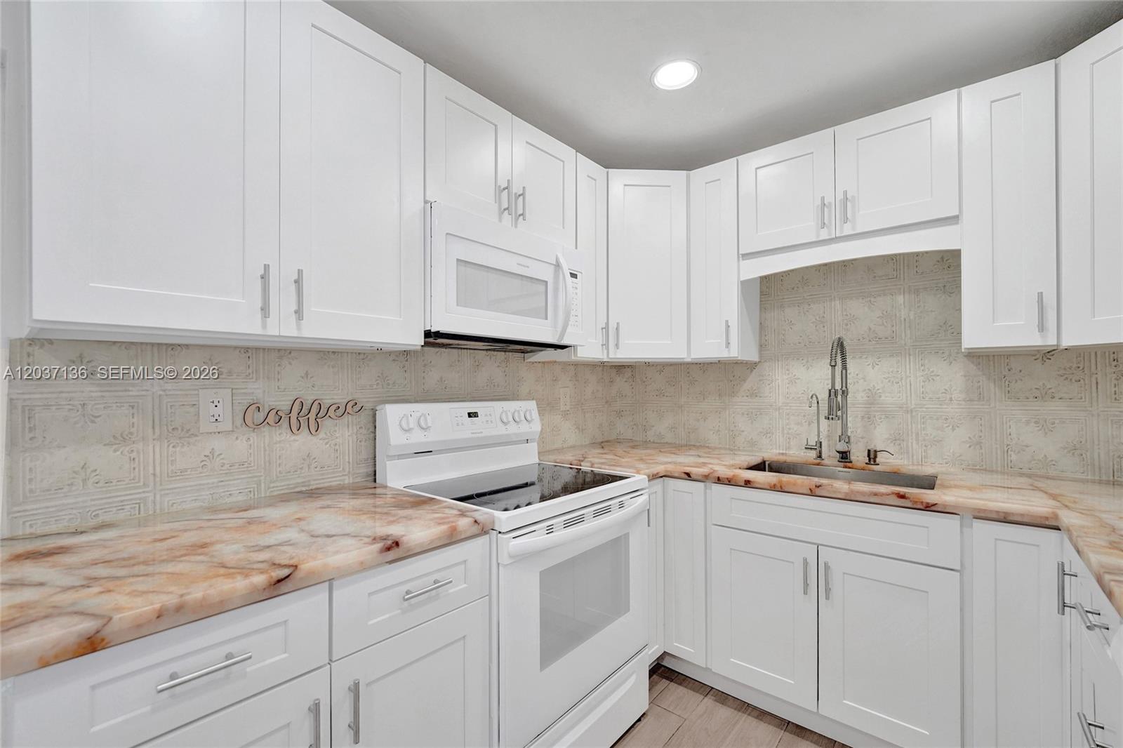 5701 Southwest 37th Street Davie, FL 33314 - Photo 22 of 73