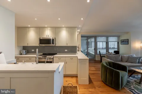 $599,000 | 226 West Rittenhouse Square, Unit 1501, Philadelphia, PA 19103