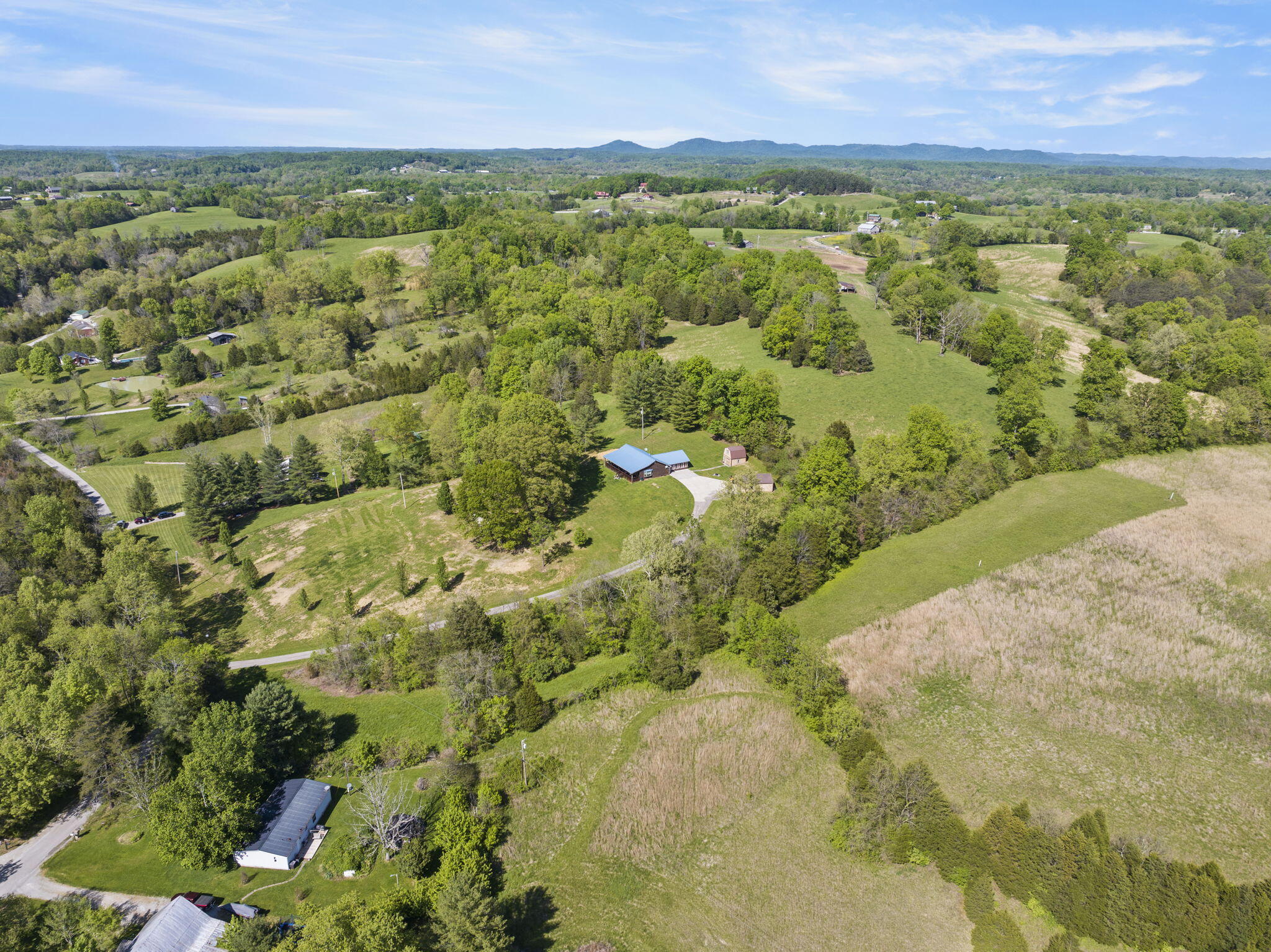 900 Vienna Road Winchester, KY 40391 - Photo 35 of 39 11-web-or-mls-DJI_20240503165755_0916_D