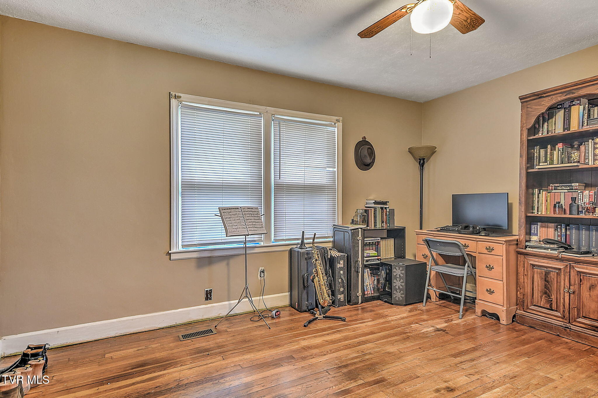 400 Randolph Street Bristol, VA 24201 - Photo 19 of 34 20-web-or-mls-400 Randolph DB-21