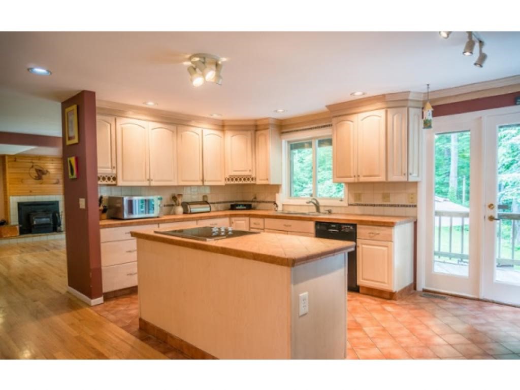 92 Mooar Hill Road Hollis, NH 03049 - Photo 14 of 29