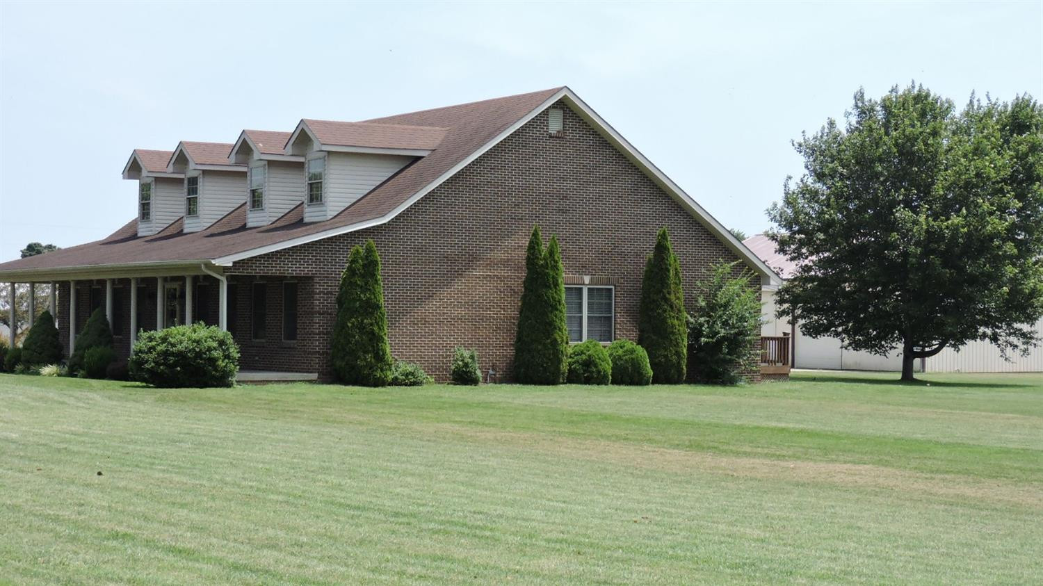 2450 Fox Road Jeffersonville, KY 40337 - Photo 4 of 48 Photo 4