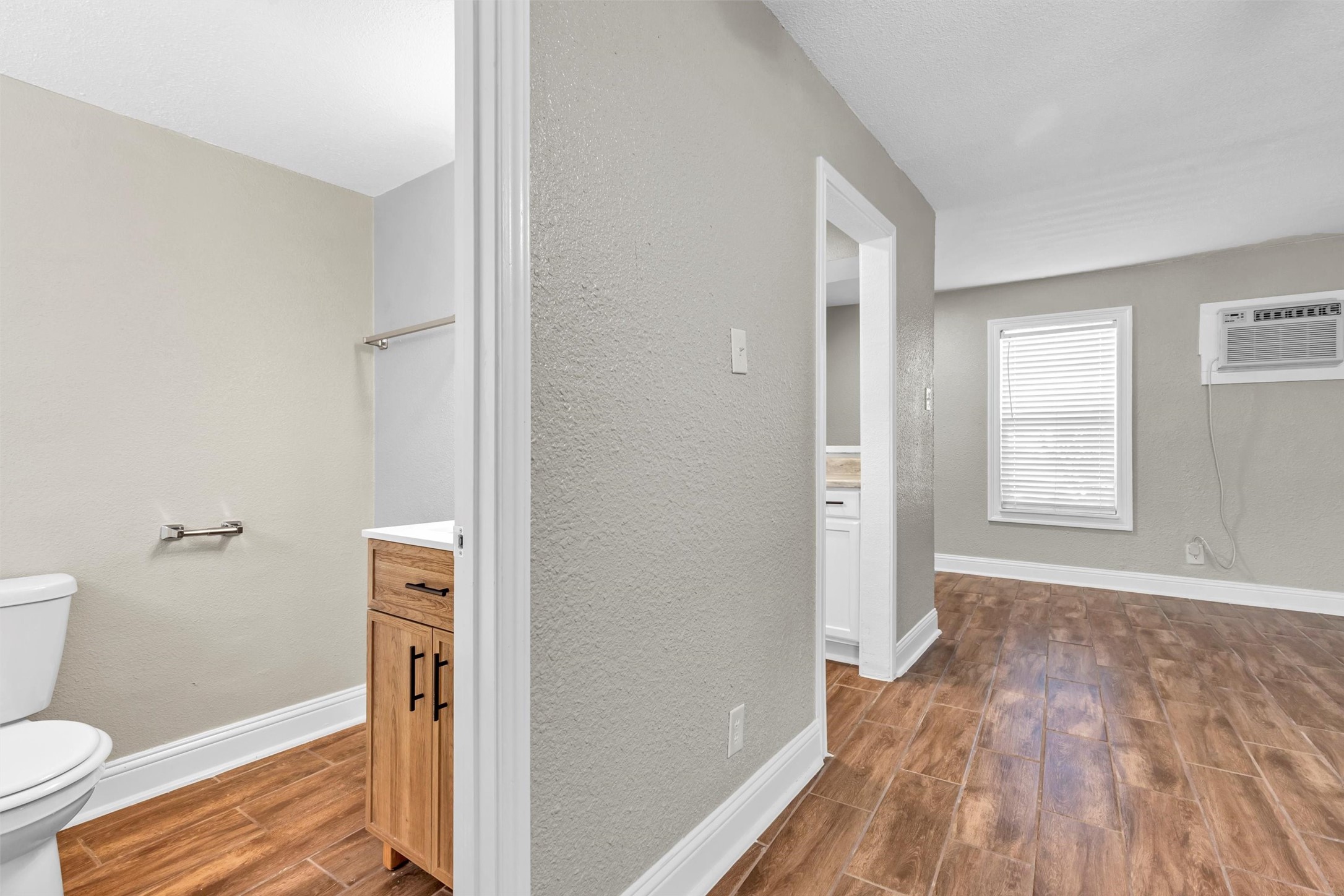 1423 Hawthorne Street, Unit 2 Houston, TX 77006 - Photo 9 of 22
