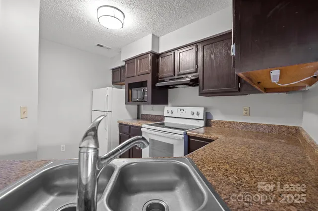 $1,650 | 2505 Stockbridge Drive, Charlotte, NC 28210