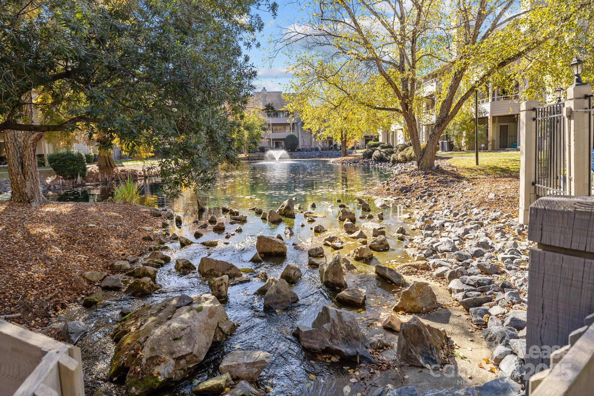 2505 Stockbridge Drive, Unit B Charlotte, NC 28210 - Photo 2 of 37