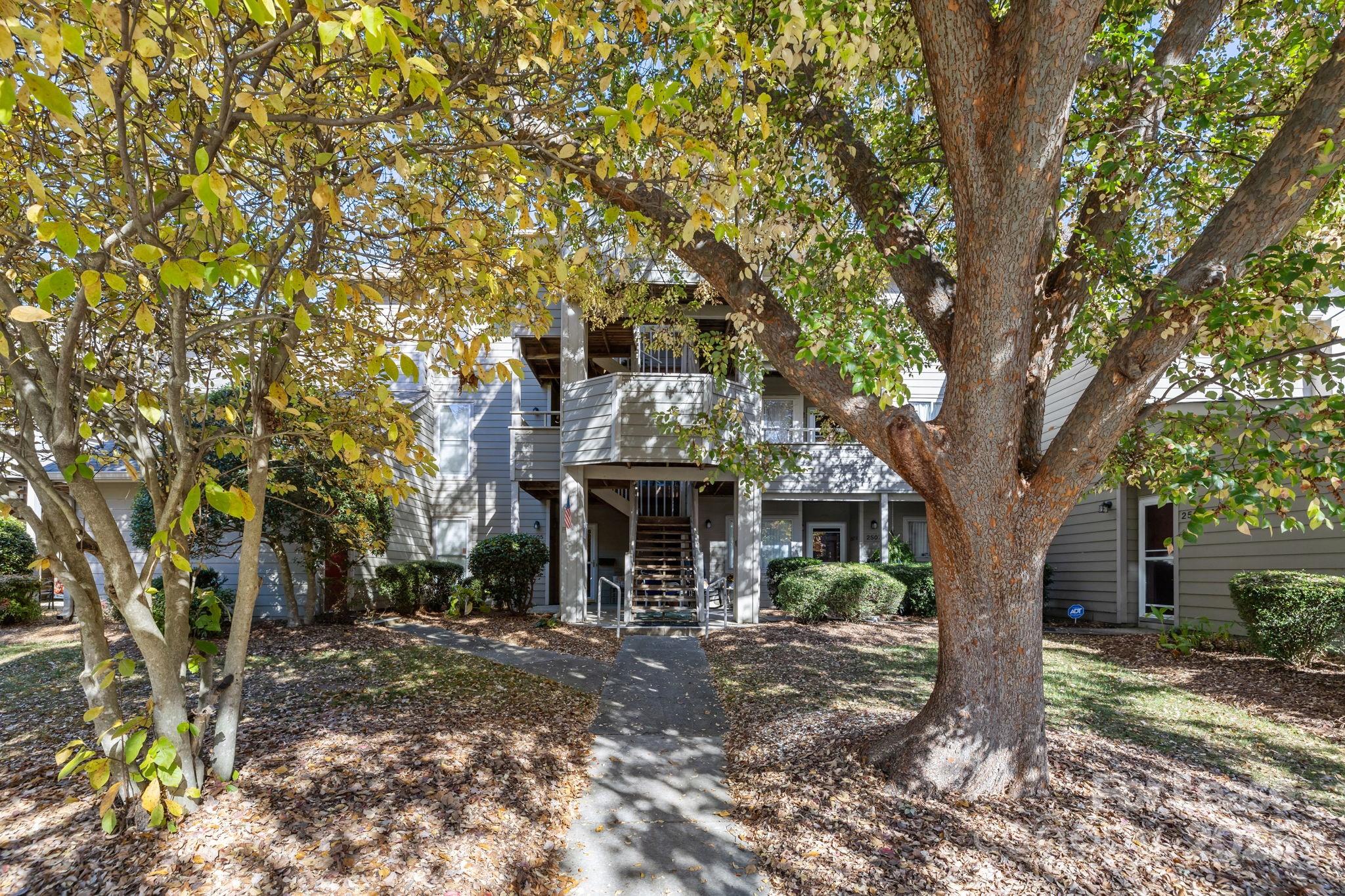 2505 Stockbridge Drive, Unit B Charlotte, NC 28210 - Photo 3 of 37