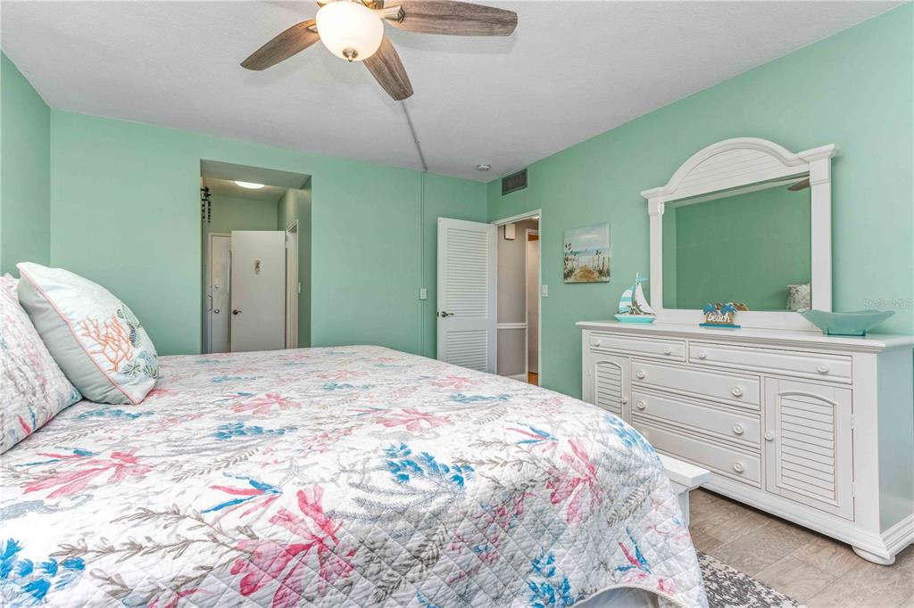 31 Island Way, Unit 409 Clearwater Beach, FL 33767 - Photo 23 of 45