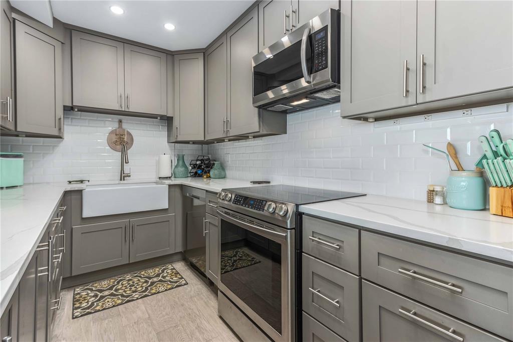 31 Island Way, Unit 409 Clearwater Beach, FL 33767 - Photo 10 of 45