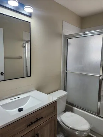 $2,000 | 6327 Green Oak Circle, Bradenton, FL 34203