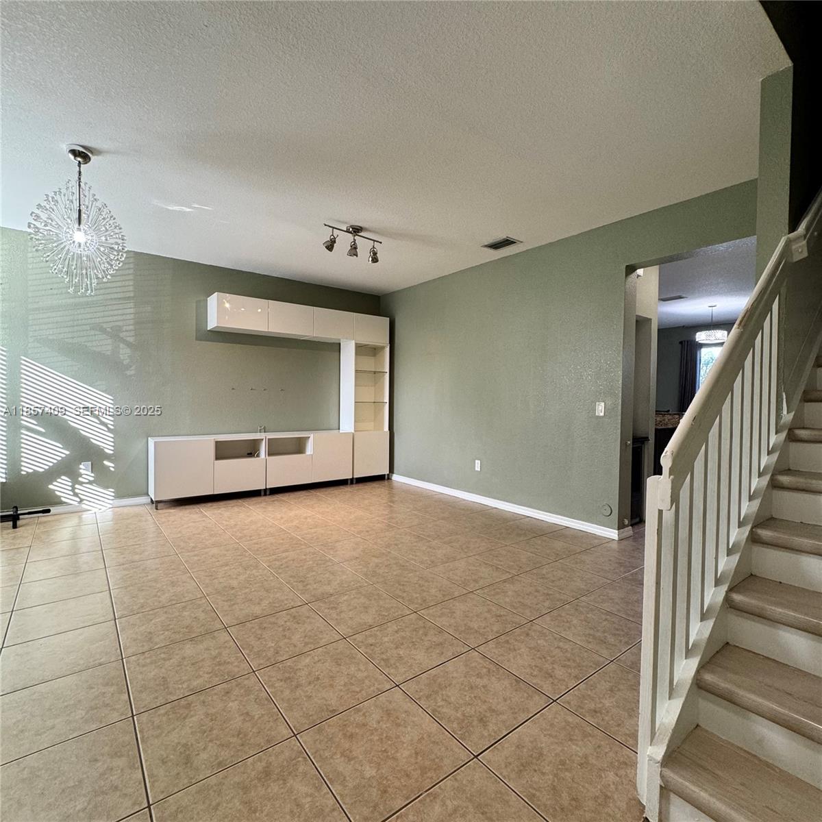 1855 Southwest 89th Terrace Miramar, FL 33025 - Photo 3 of 28