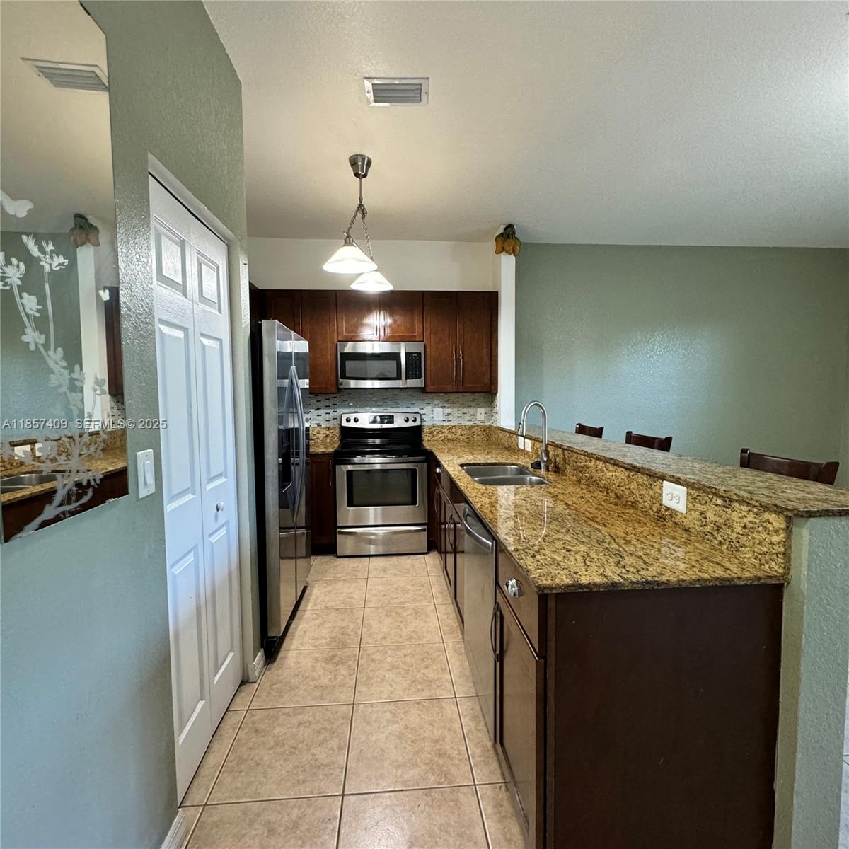 1855 Southwest 89th Terrace Miramar, FL 33025 - Photo 6 of 28