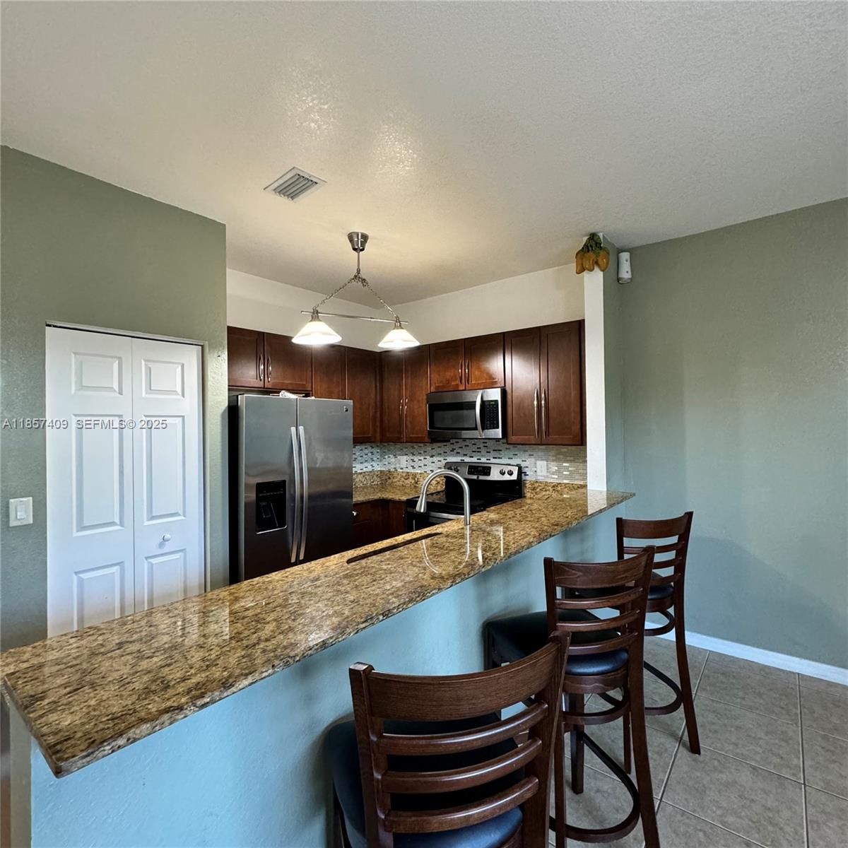 1855 Southwest 89th Terrace Miramar, FL 33025 - Photo 7 of 28