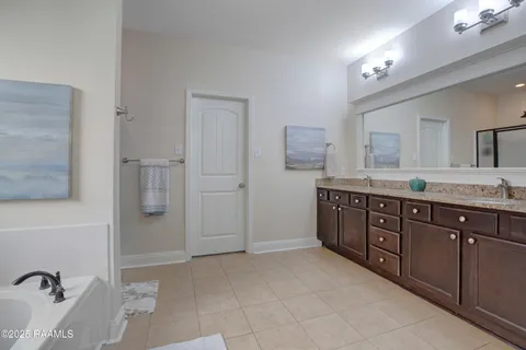 $309,000 | 208 Cautillion Drive, Youngsville, LA 70592