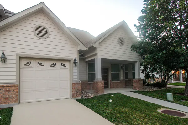 $1,675 | 12208 Abbey Glen Lane, Austin, TX 78753