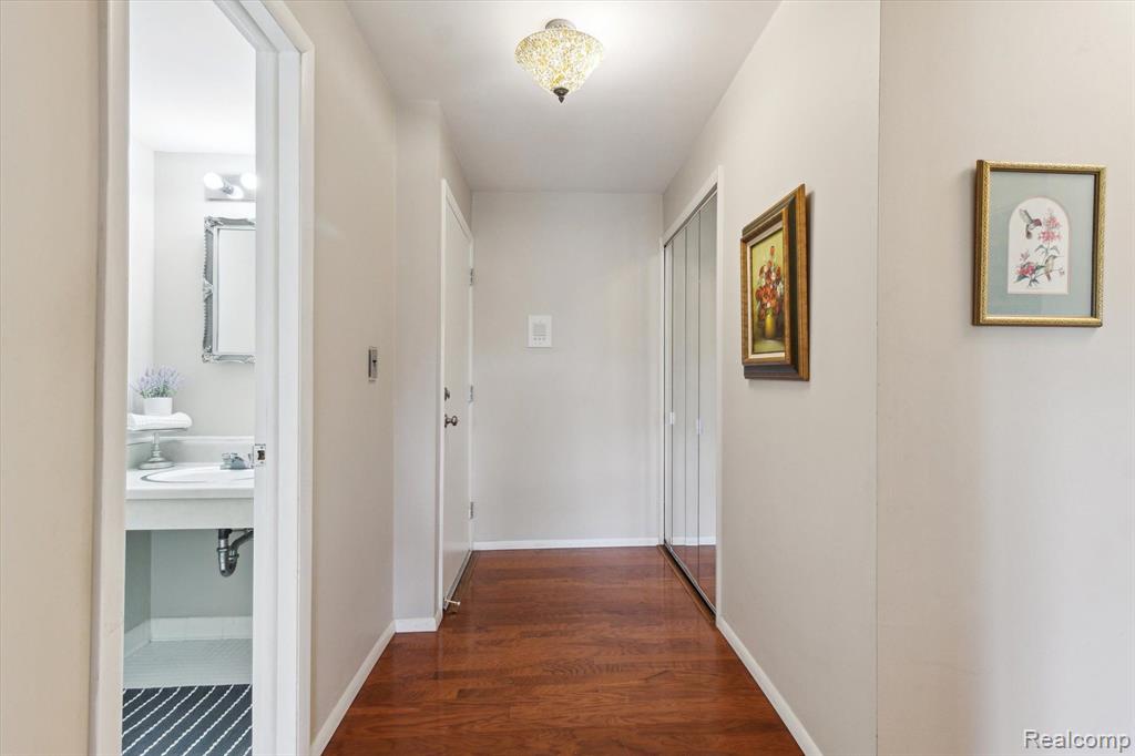 1677 Riverside Drive, Unit 15 Rochester Hills, MI 48309 - Photo 9 of 34 Gallery Image 9