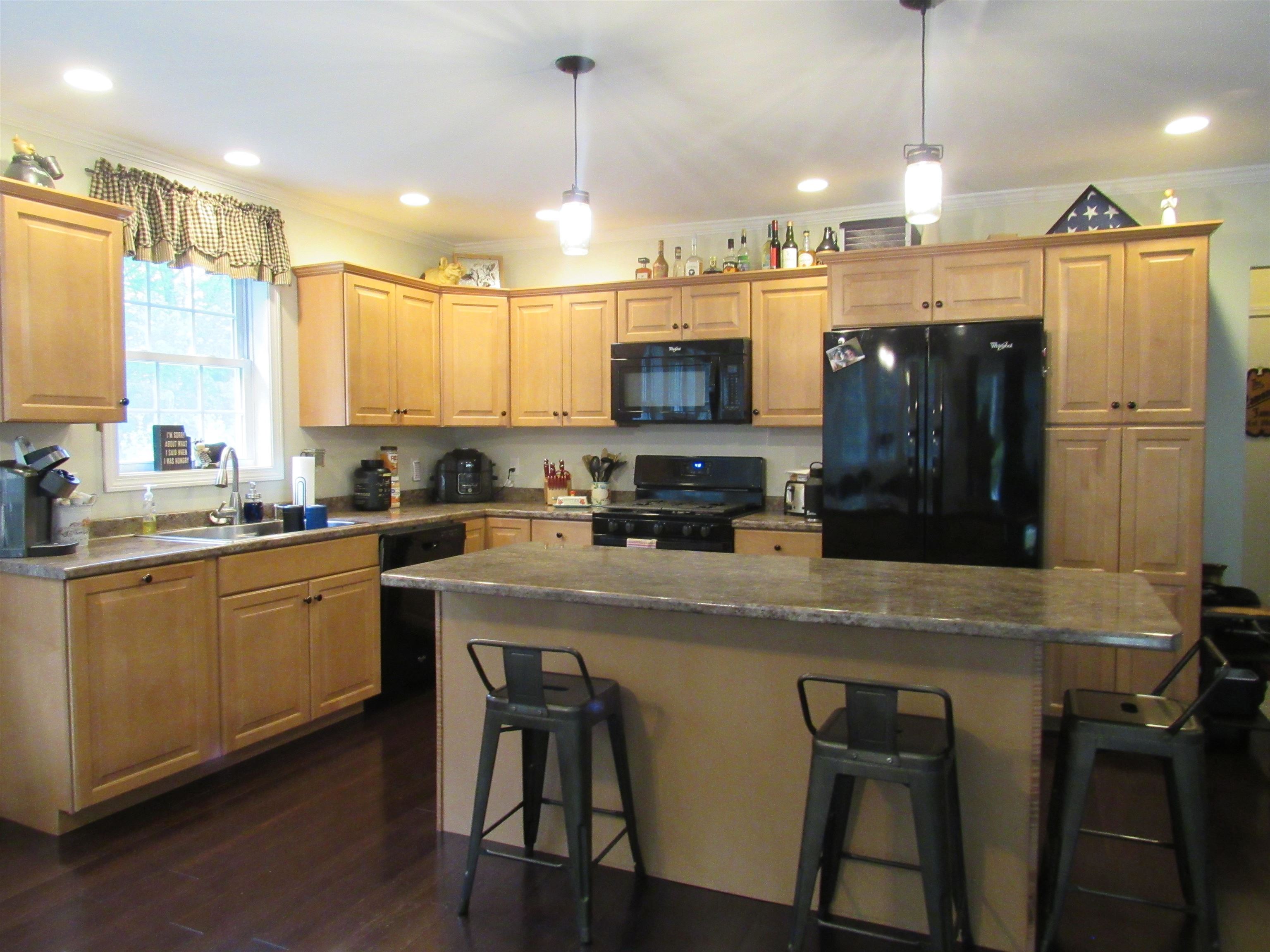 16 Fieldstone Road Gorham, NH 03581 - Photo 5 of 31