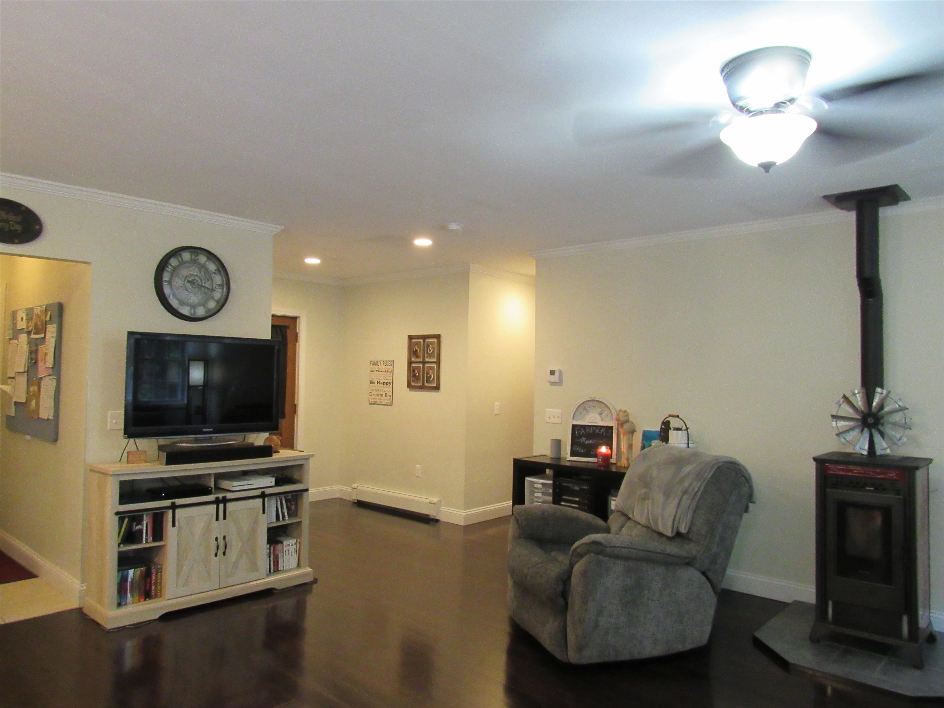 16 Fieldstone Road Gorham, NH 03581 - Photo 7 of 31