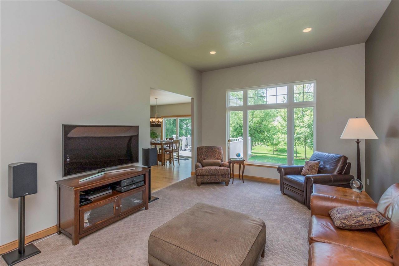 3375 Wild Rose Road Robins, IA 52411 - Photo 5 of 35 Gallery Image 5