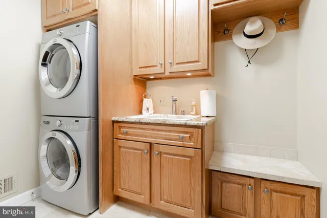 $594,500 | 5785 Catherine Street, Harrisburg, PA 17112