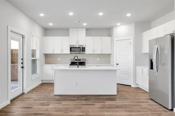 $699,000 | 6600-6602 Florence Drive, Midlothian, TX 76065