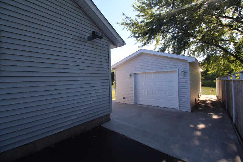 5795 Avalon Road Pinconning, MI 48650 - Photo 5 of 37