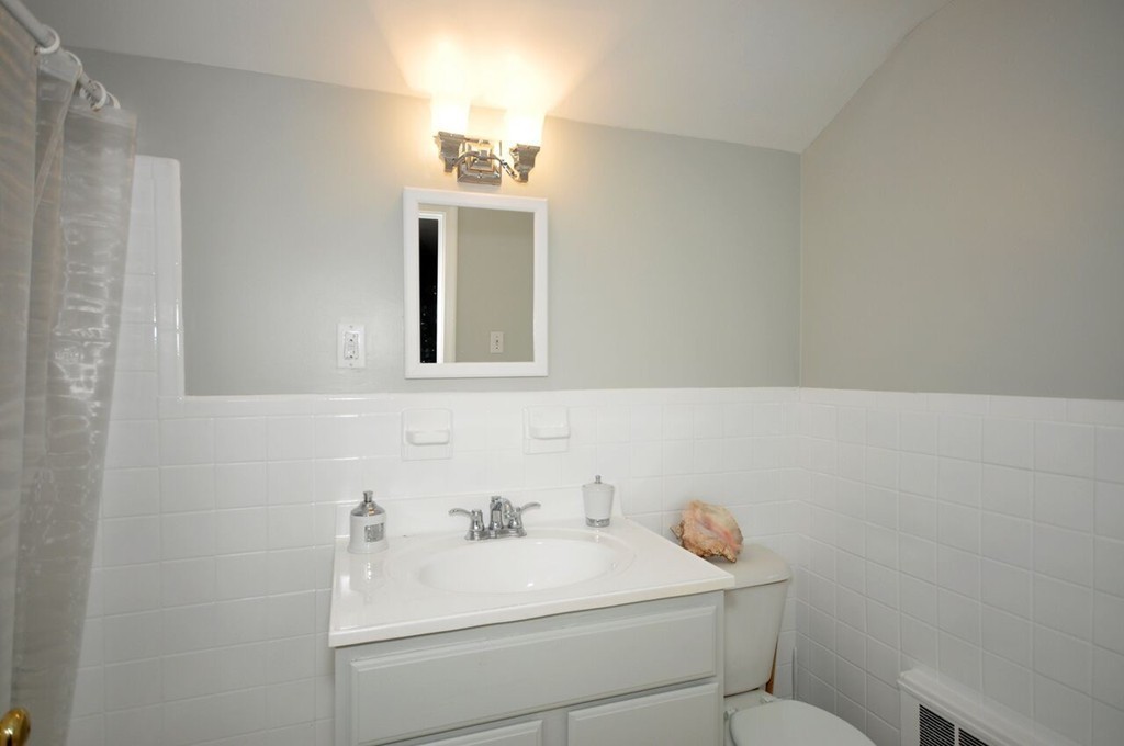 14 Spencer Road Acton, MA 01720 - Photo 21 of 24 Gallery Image 21