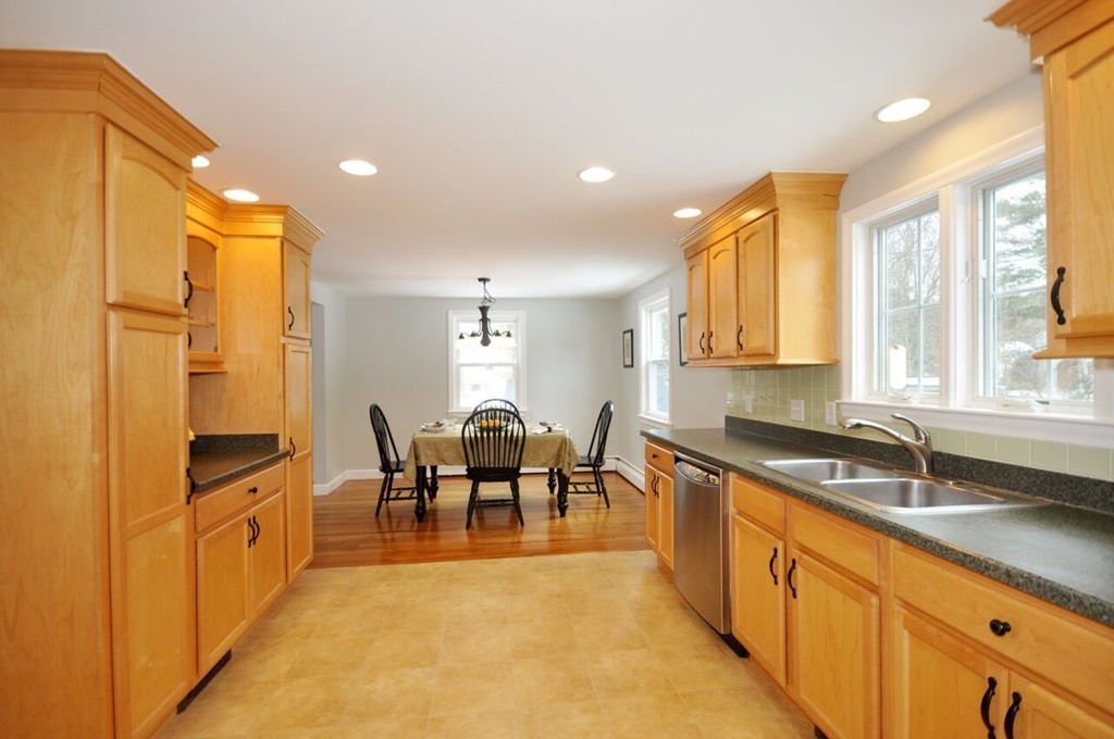 14 Spencer Road Acton, MA 01720 - Photo 9 of 24 Gallery Image 9