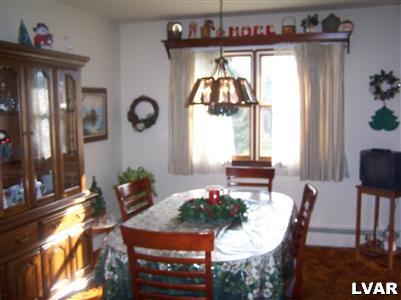 722 Charles Road Phillipsburg, NJ 08865 - Photo 5 of 10 separate diningt area