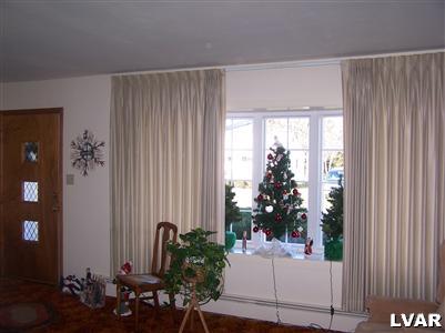 722 Charles Road Phillipsburg, NJ 08865 - Photo 7 of 10 living room area