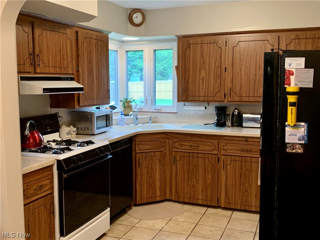 9450 West Moreland Road Parma, OH 44129 - Photo 7 of 22