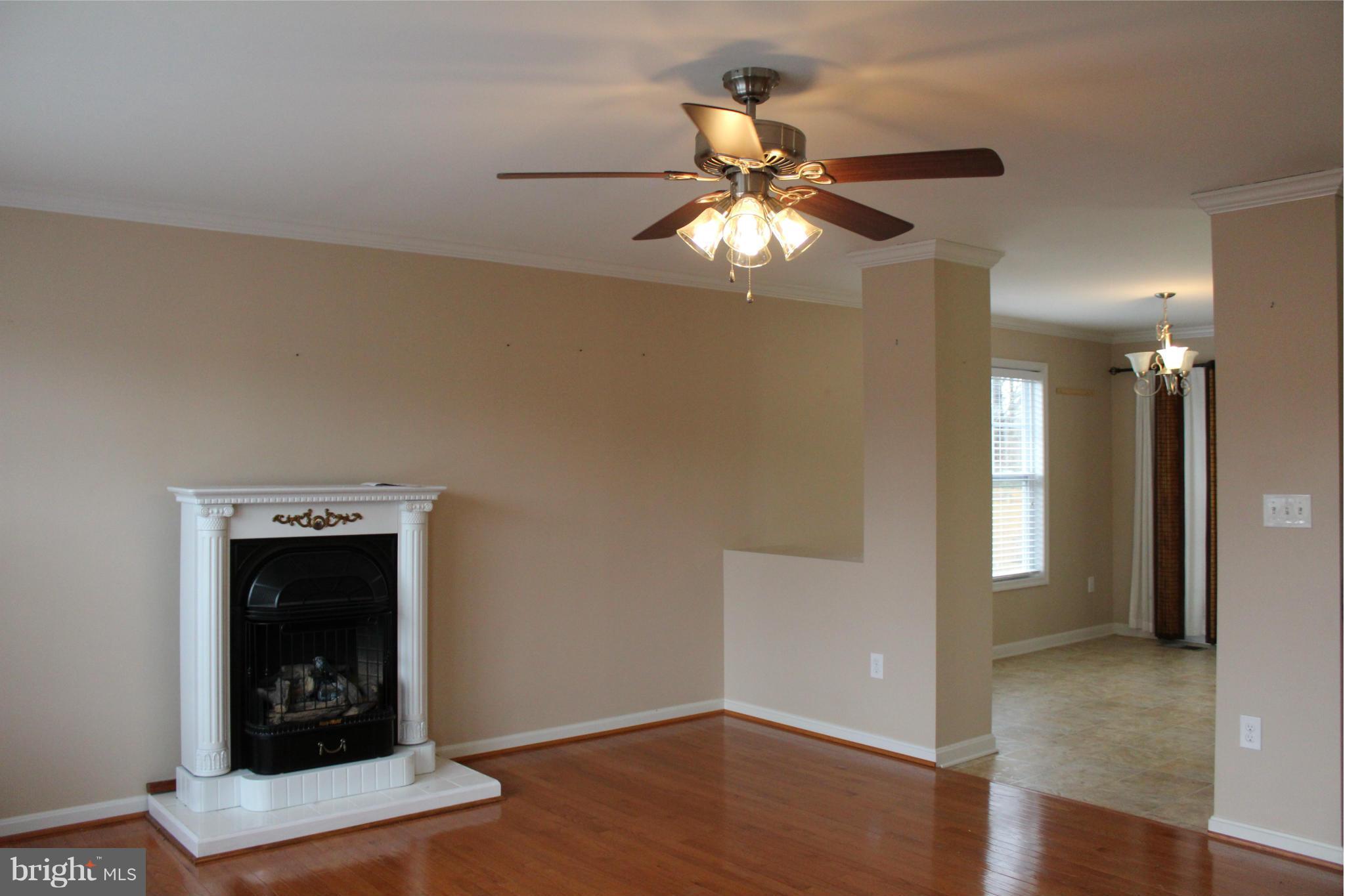 101 Randall Road Colonial Beach, VA 22443 - Photo 2 of 27 Living Room